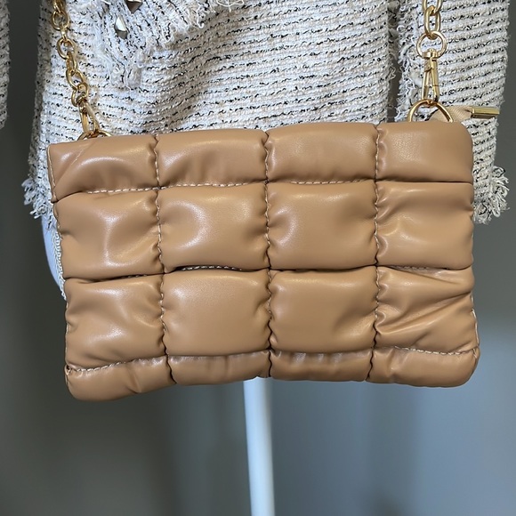 LATTICE CROSSBODY BAG SOLID CHAIN in TAN - Picture 4 of 10